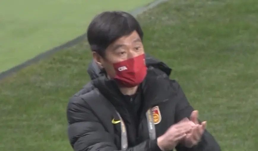 两个老男人玩我一晚好爽